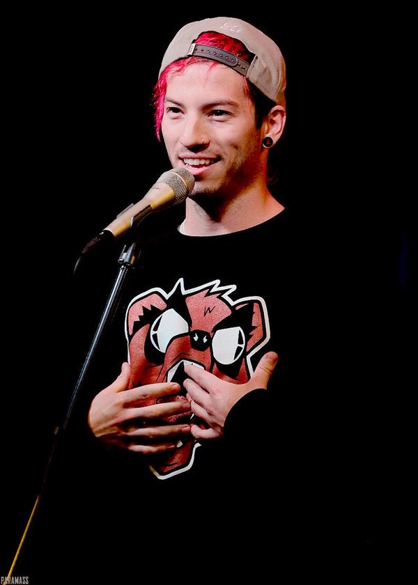 lostontaegi's tweet photo. PETITION

RT/like if you think @HemmoHypnotized deserves a @joshuadun follow/to be noticed by him ☺️ https://t.co/EKHMx0TY2J