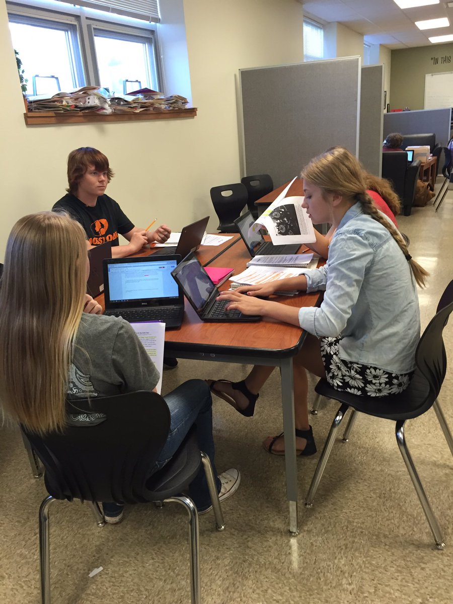 MrsReinsch's tweet image. Group discussion happening today in Studio 7 #argumentwriting