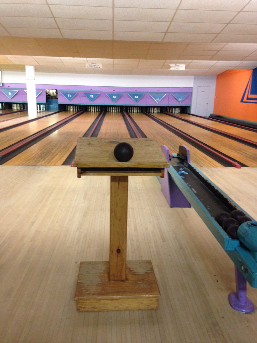 Runaway_Podium's tweet photo. I think I found my calling and it's getting strikes on strikes 🎳🎳🎳 https://t.co/AVMgG92mk9