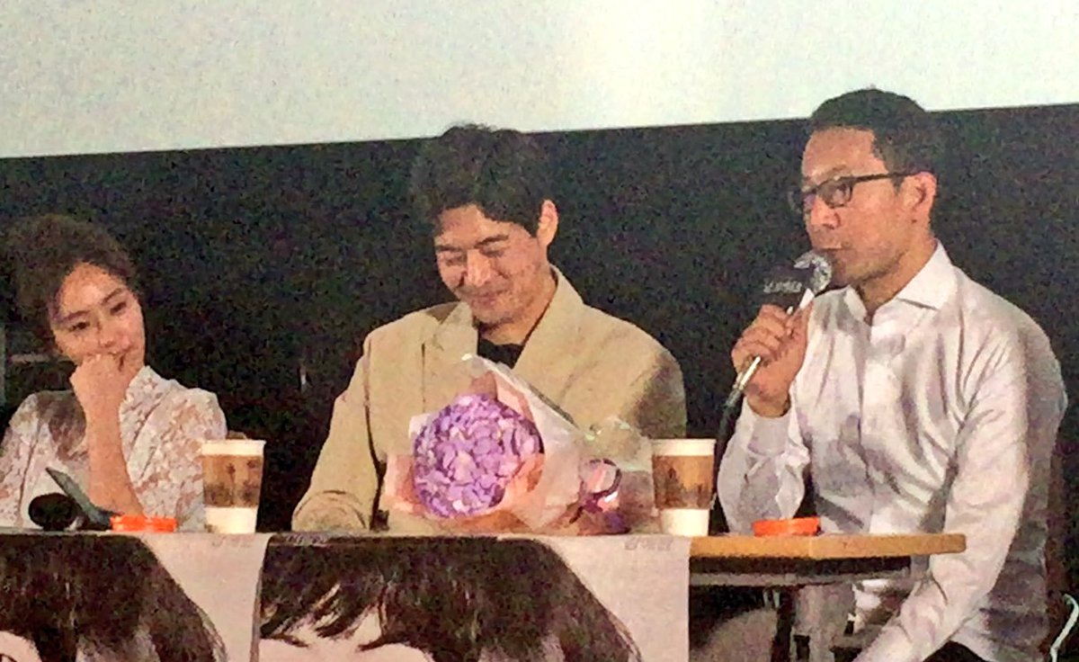 건대 시사땐 솔직히 무인 못뛰겠다.. 영화 다시 못보겠다.. 싶었는데, GV 끝나고는 빨리 또 보고 싶어졌다!! 넘나 잘 만든 영화👍🏻✨ 날,보러와요...