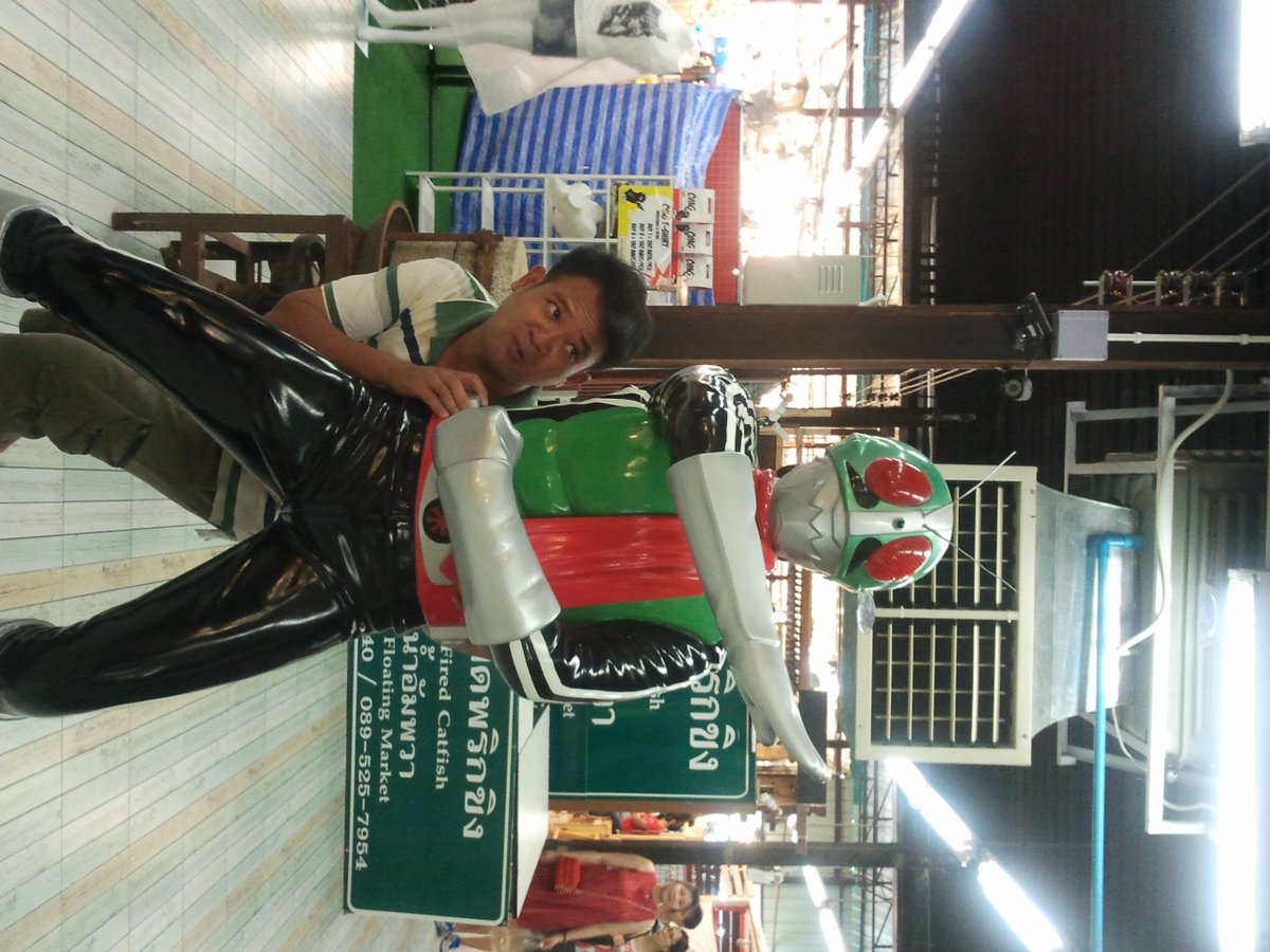 romeo09th's tweet photo. หาก๋วยเตี๋ยวกินซิ ที่ตลาดน้ำ อัมพวา https://t.co/oiih20PoSg
