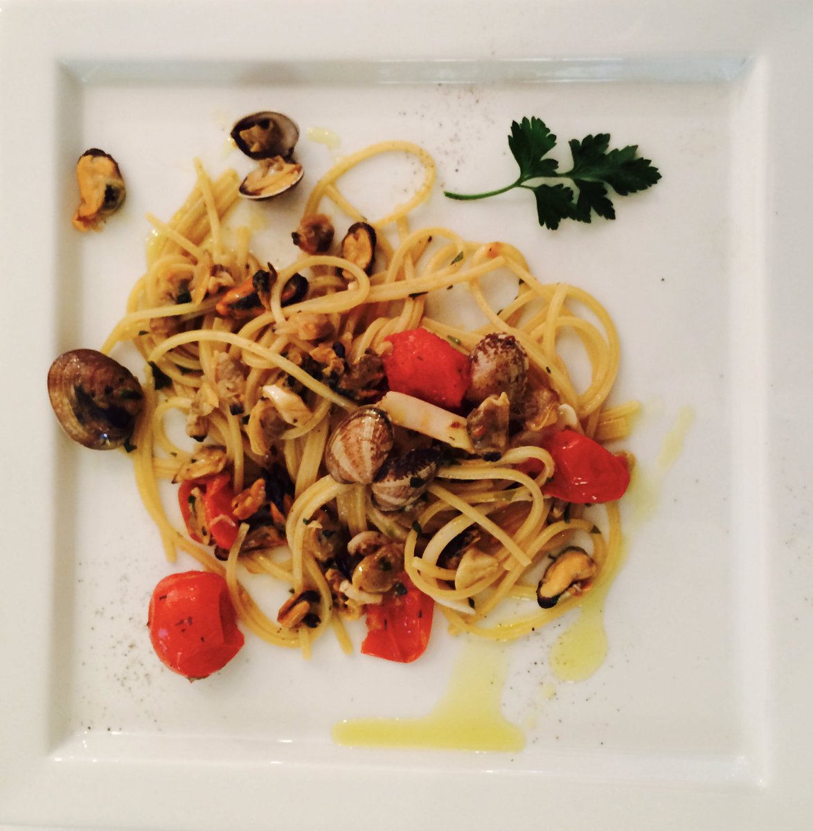 ilDeneliz's tweet photo. Eat well, live better. Ida and Cocó. #Libecciata info 3406606729 https://t.co/WVsy8p8isA
