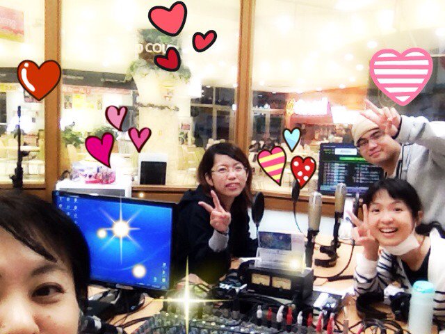 Etsu_okinawa's tweet photo. 今週のFMなんじょう
「なん嬢女子会」は
声優のすえきちちゃんと
レッキーでした(^^)感謝🍀✨🙏 https://t.co/jCgPzcziN6