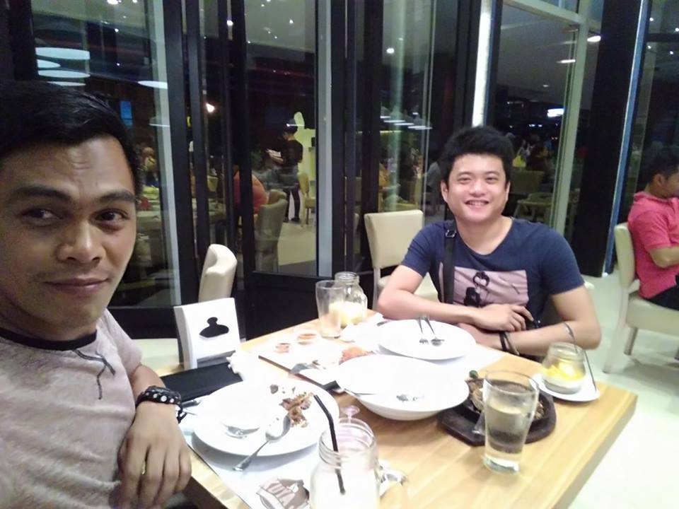 chuiechienz's tweet photo. Great Dinner with @LagansuaPaul
#TeamEyebags
#TeamPG
#GraduationTreat
#KuyaJRestaurant_SmL https://t.co/25Uj6fOdqa