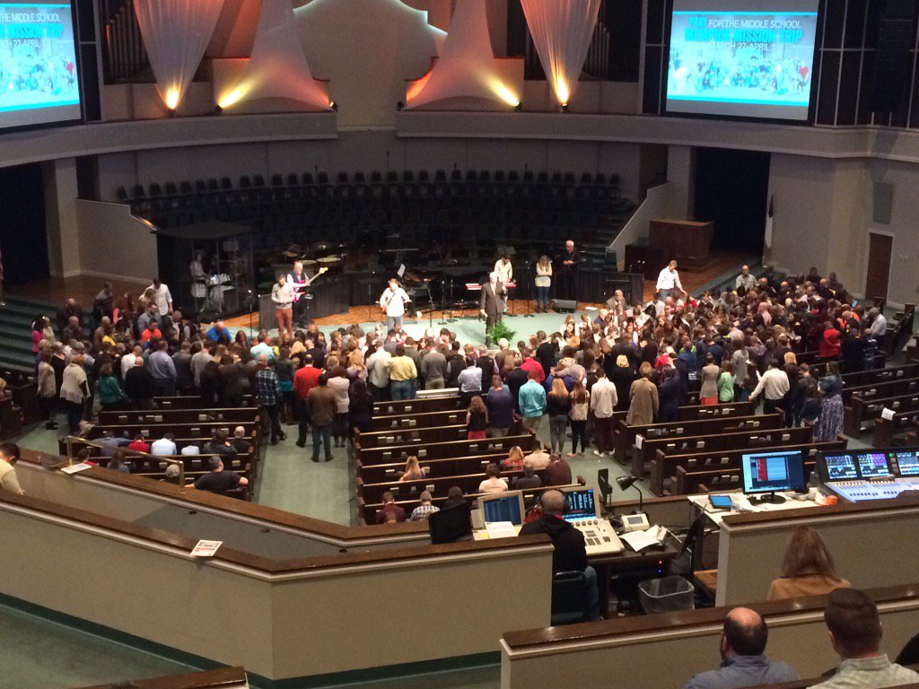 bruceraley's tweet photo. Praying over 189 students and leaders who will be serving in Memphis and Atlanta spring break. #FBCHstudents https://t.co/RW153vOJwr