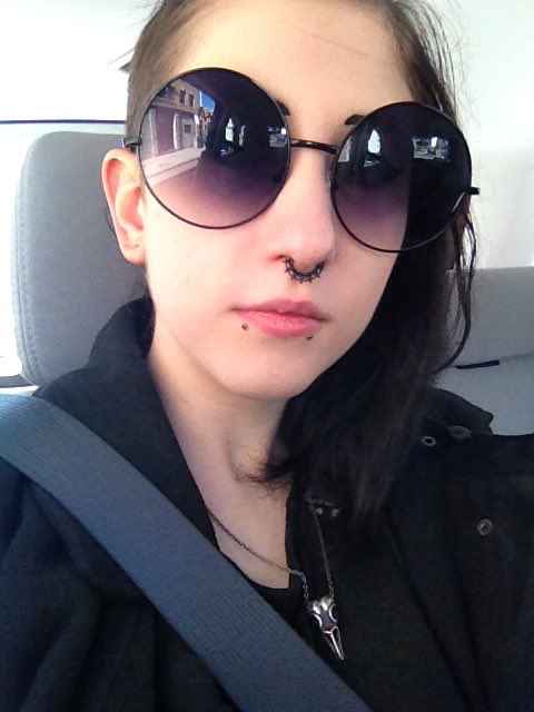mopey_dyke's tweet photo. wear ur seatbelt ft. baby goth https://t.co/AtdfbZGJWD
