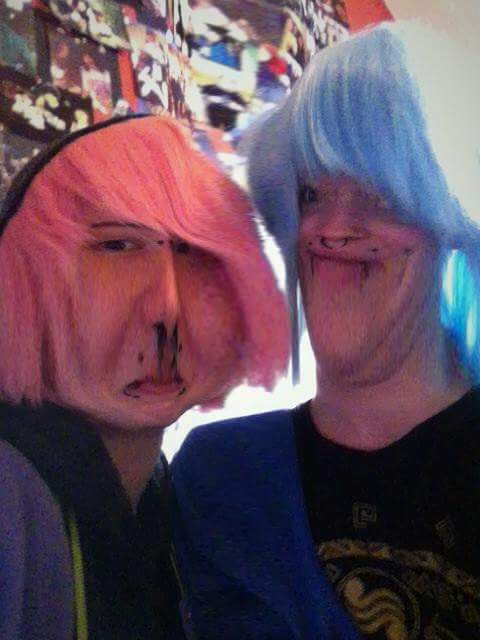 SadSatan_'s tweet photo. Wier cuties  ehehehehe https://t.co/5tM3Wwd0Uw