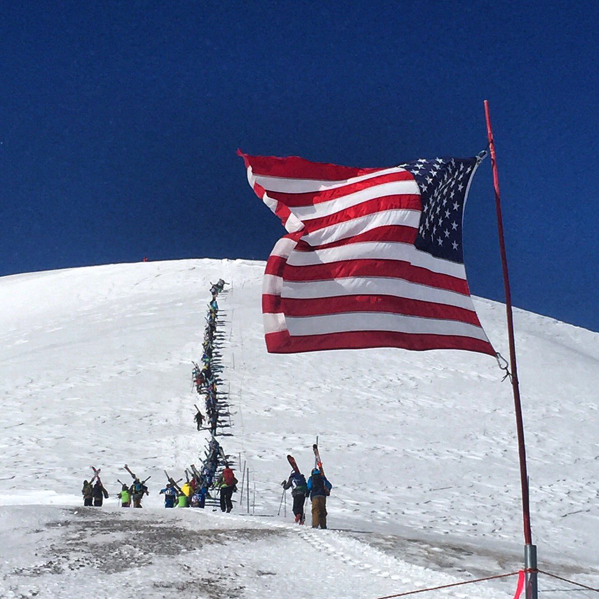 IFSAfreeriders's tweet photo. Athletes hiking to Six Senses at the @breckenridgemtn Big Mountain Challenge #ifsa #ifsa16 #ifsafreeriders https://t.co/O1z3IfKSeY