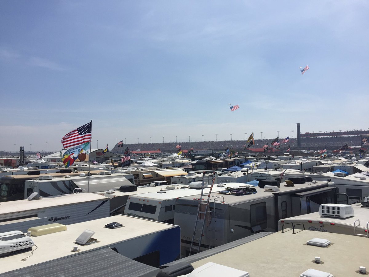 kimberlybak88's tweet photo. It's about time to go racing here at Auto Club Speedway! Good luck to Dale Jr! #Batman88 #NASCAR https://t.co/fk8ImoR4dw