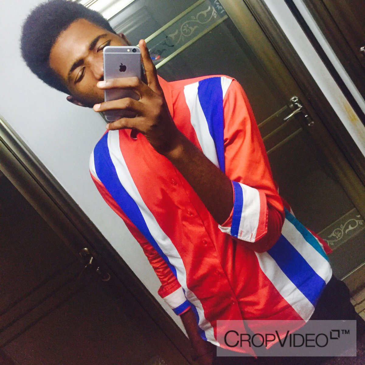 J'deteste les profs qui marchent autour de la classe quand il y a contrôle🤔...laisse moi tricher en paix frère 😌😆