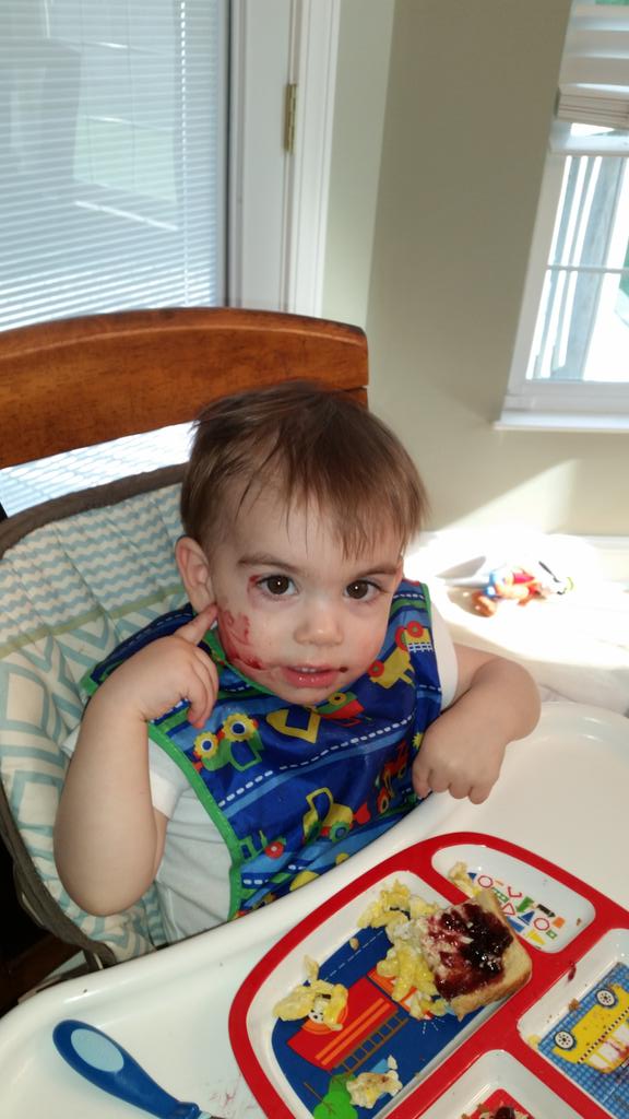 Dr_DonnaCrayDC's tweet photo. Oh the joys of eating with an 18 - month old. #thisbeautifulmess https://t.co/2VRVEhrb7H