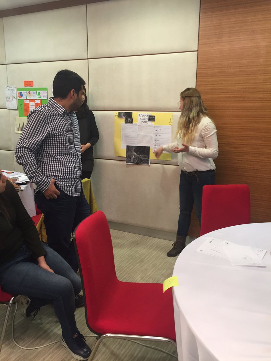 AcikVeriDernegi's tweet photo. Projenin son oturumunda katılımcılar grup sunumlarını yapıyor. #açıkveri #av #açıkverihareketi #opendatamovement #od https://t.co/YF1LgI9kzB