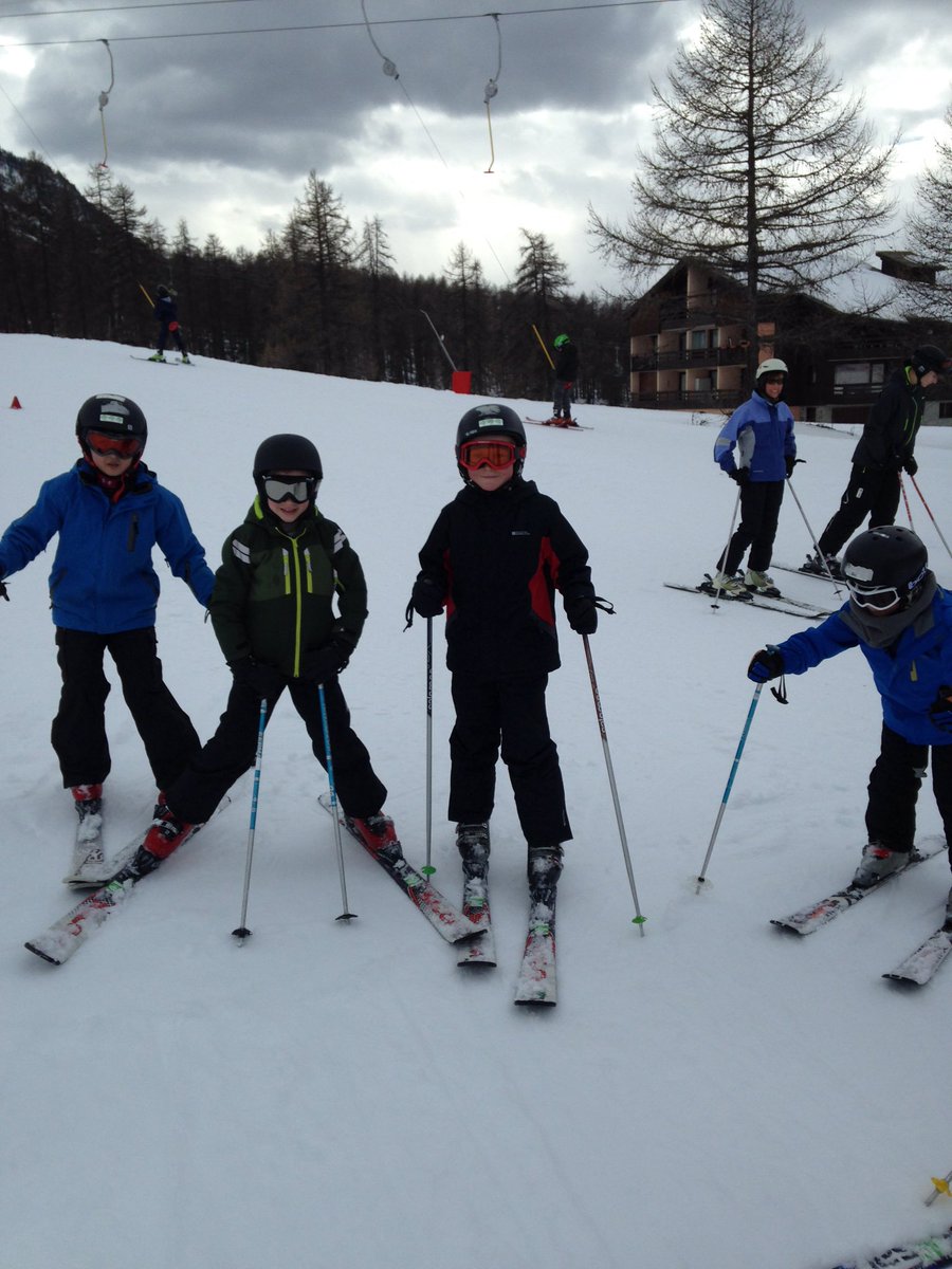 pgs_junior's tweet photo. What a super first day of skiing! #parallelturns #montgenevre https://t.co/hl7FUYzUnC