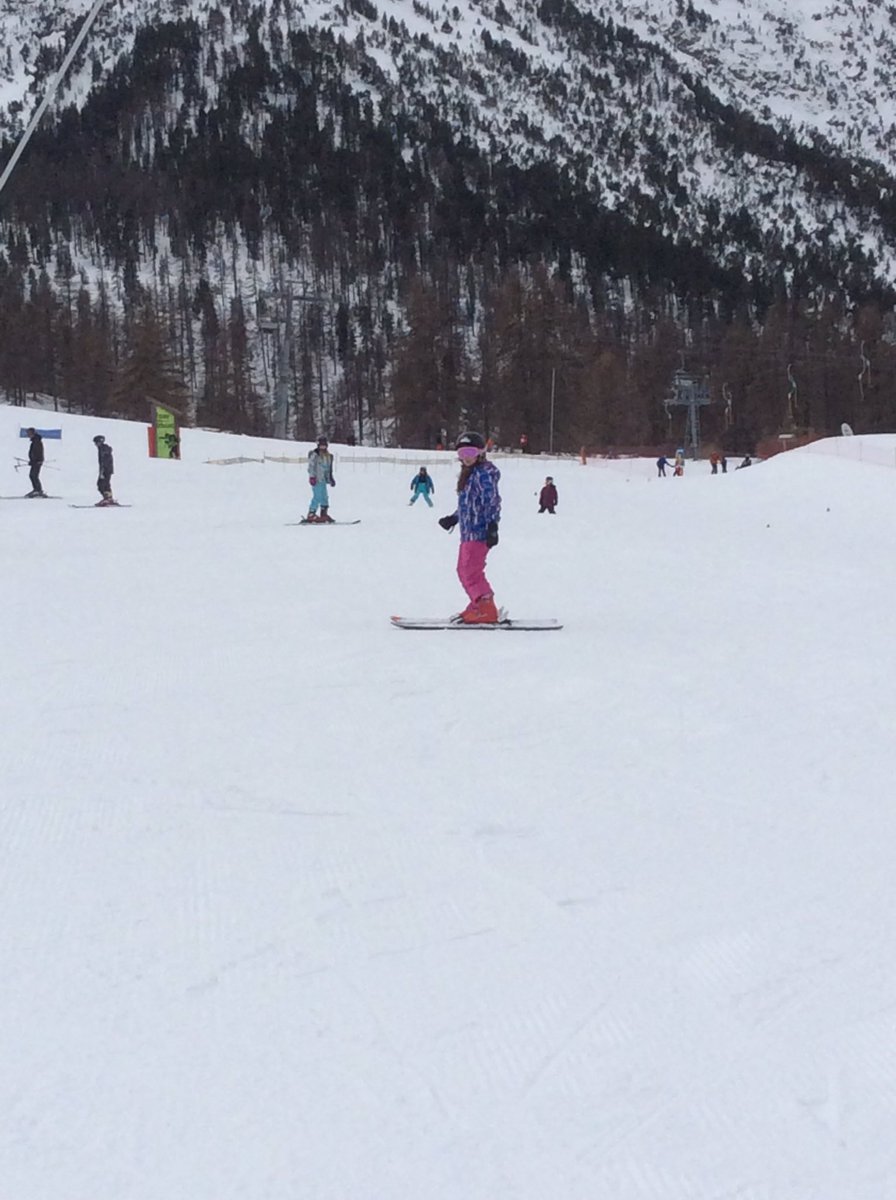 pgs_junior's tweet photo. What a super first day of skiing! #parallelturns #montgenevre https://t.co/hl7FUYzUnC