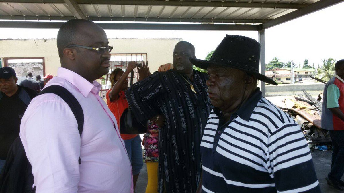 ClrGabon's tweet photo. Opération Retroussement des manches au Cabaret https://t.co/5I1EC2jfhF