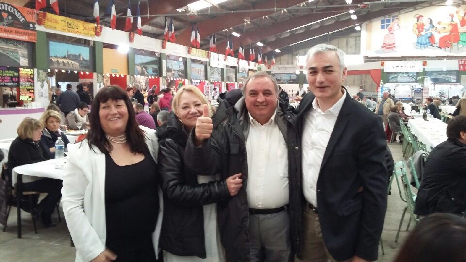 Republicain18's tweet photo. Jean-Luc Bailly, VP des Républicains du Cher à la Foire aux vins de Saint-Amand avec Mme Olivier et M. Beaubijat https://t.co/p3AKZRkZak