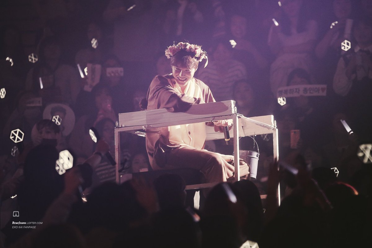 mdzlhcy_'s tweet photo. คอนนี้จงอินน่ารักมากเลย ทุกการกระทำมีความหมี 🐻 แต่รูปสุดท้ายนี่พีคมาก ร้องไห้ใช่ไหม แต่รูปออกมาสวยอ่ะ โอ๋น้าา 😭 https://t.co/MnaNlvuxpe