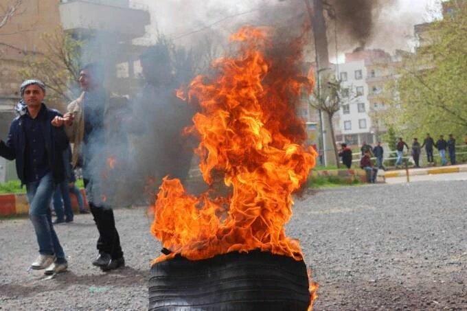 AnnaIrmaBattino's tweet photo. #Turkey shoots pressurised water&amp;teargas to break up celebrating to #Newroz It's happens in #Istanbul #Adana #Izmir https://t.co/BO2U6VreeU