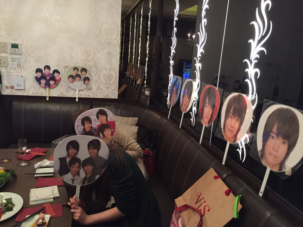 ymstmania's tweet photo. しょんちゃんに囲まれた部屋で可愛いしょんちゃんにチューも出来るし、壁ドンも出来るし、付き合うとしたらどのしょんちゃんがいいか真剣に悩むことが出来る素敵な会でした。 https://t.co/JKIMvhaKkt