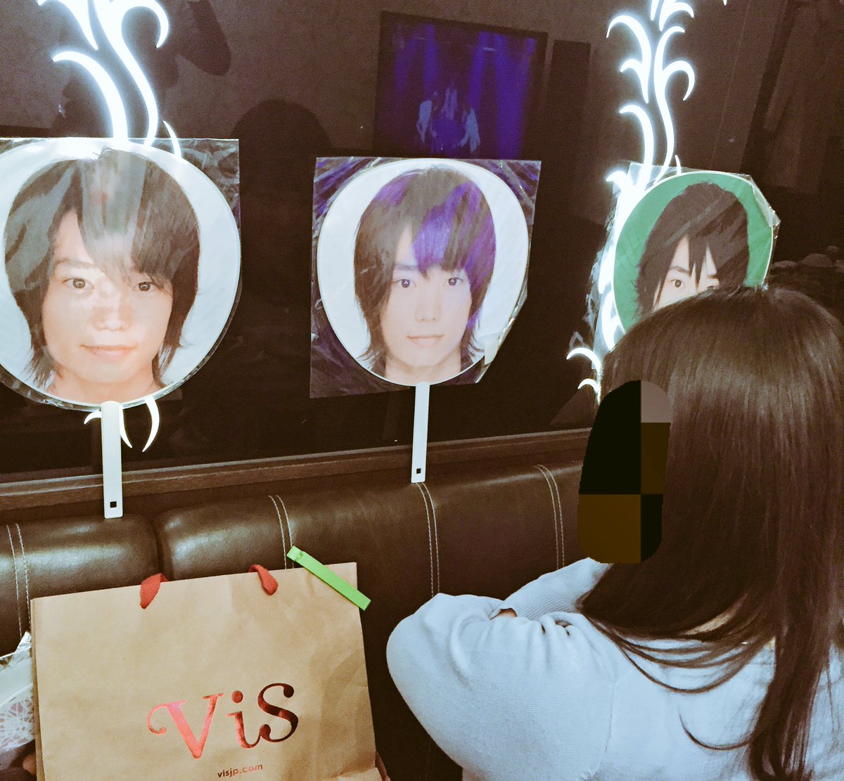ymstmania's tweet photo. しょんちゃんに囲まれた部屋で可愛いしょんちゃんにチューも出来るし、壁ドンも出来るし、付き合うとしたらどのしょんちゃんがいいか真剣に悩むことが出来る素敵な会でした。 https://t.co/JKIMvhaKkt