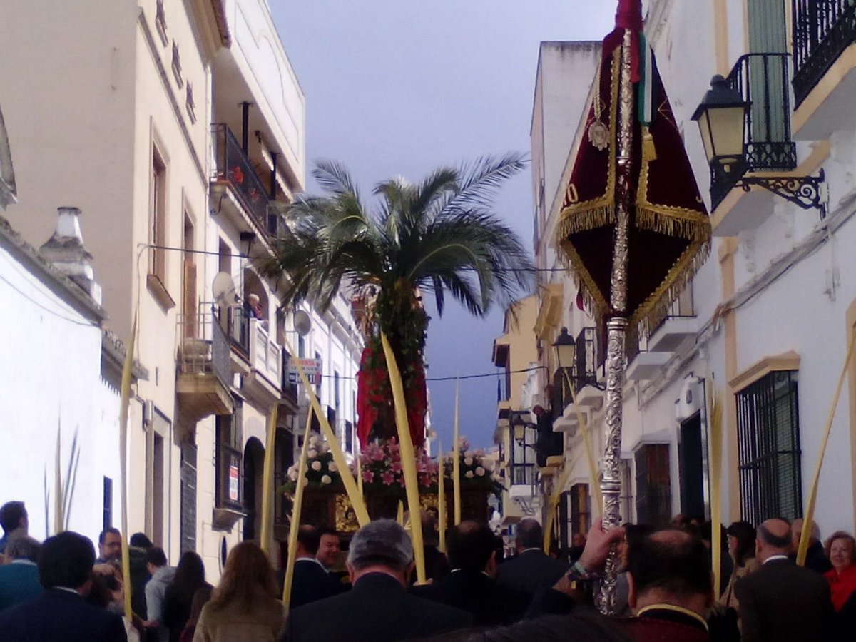 humilladerocc's tweet photo. Esta mañana en la Burrita de Almendralejo @GranPoderAlm
Esta tarde con la Cofradía del Amor, acompañando a las Penas https://t.co/OyyP12JLtH