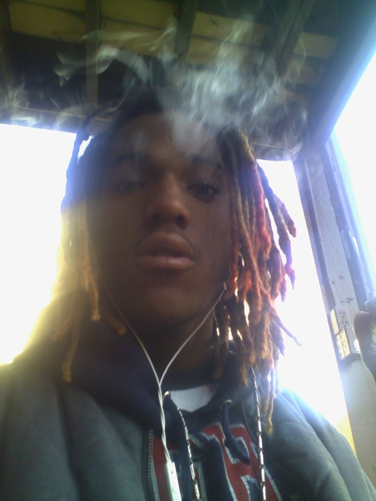 FlakkoDaTrapGoD's tweet photo. 🌲🌱🌴💨💨💨 up just to mix drugs. https://t.co/W5ETzwdlkn