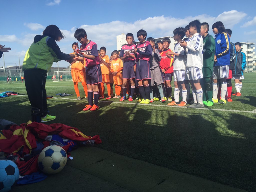 エストレアfc 本日の第2回エストレア卒業カップをもちまして エストレアfc U 12の活動が全て終了致しました 今まで支えてくださった皆様 本当にありがとうございました 新チーム頑張っていこう ジュニアサッカー 少年サッカー T Co