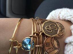 Amazonsta's tweet photo. Coolest accessory :)
https://t.co/QLucfyvIqP https://t.co/qorSe0Ga6m