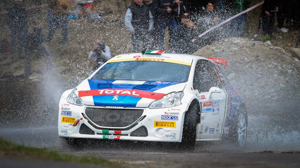 quattroruote's tweet photo. Stagione 2016 dell'#ItalianoRally: al @CioccoRally vincono #PaoloAndreucci e #Peugeot208T16

https://t.co/lWMmIXjcVV https://t.co/zcCZKeRJ1X