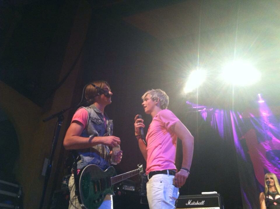 R5_Colorado's tweet photo. Throwback to the second R5 show in CO that was three years today!! holy cow https://t.co/RdBR1z6Yo3