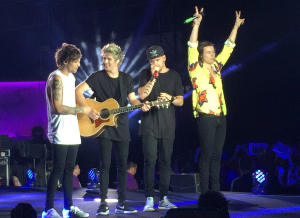 NiallOfficialPH tweet picture