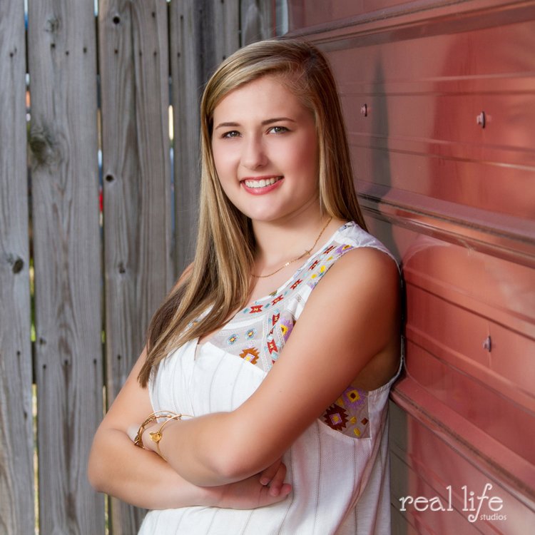 RealLifeStudios's tweet photo. Sweet as a Sunday morning ☀️
#freshfununscripted #reallifesenior #gogators https://t.co/6PLUehj5ra