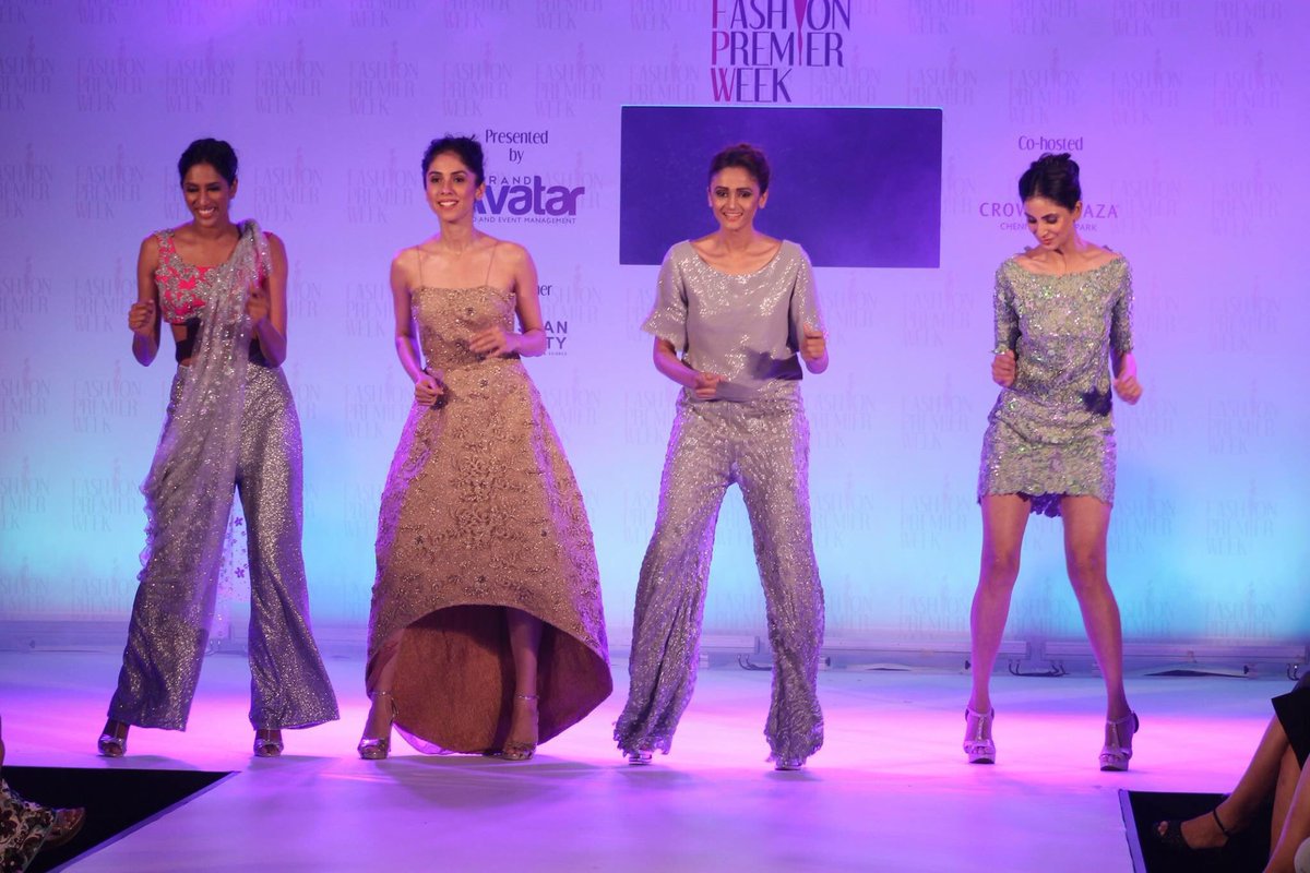 FPW_2016's tweet photo. 1st show of Final day

@AchlaSachdev  @Maheshwari

@arunvijayno1
@FPW_2016
@BrandAvatar 
#CrownePlaza
@THE_SM_DOODE https://t.co/QpUpvcqDXZ