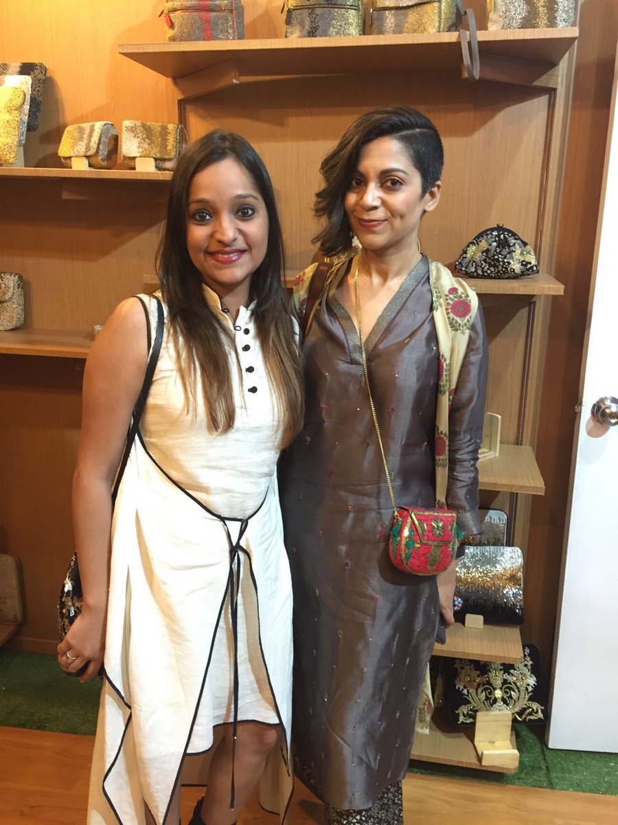 lovetobag's tweet photo. With the awesome @Naina at AIFW!! #beautiful #talented #newcollection #here #lovetobag #AIFW16 #fdci https://t.co/2fqWJQ6V5g