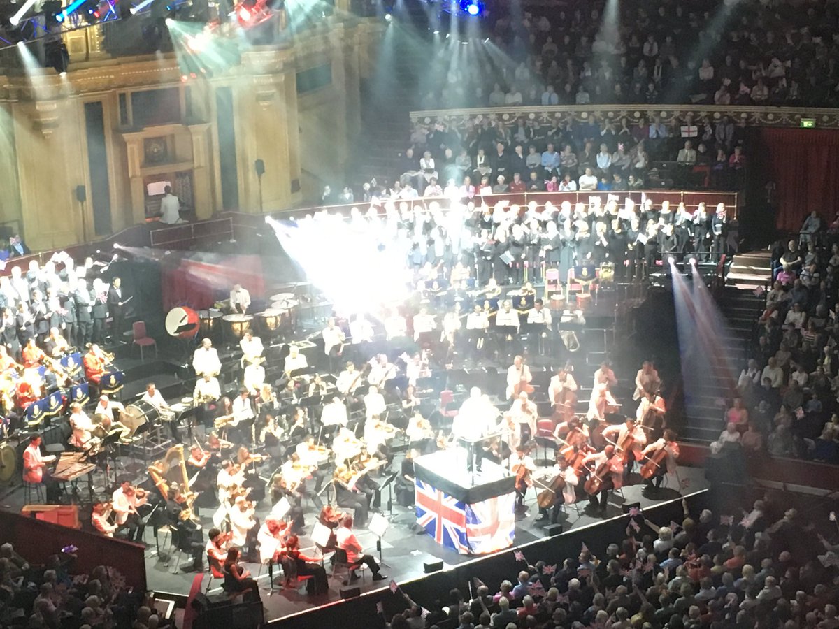 muniya_b's tweet photo. Spectacular first half of #ClassicSpectacular with @rpoonline @RoyalAlbertHall https://t.co/cd7uf5U7aG