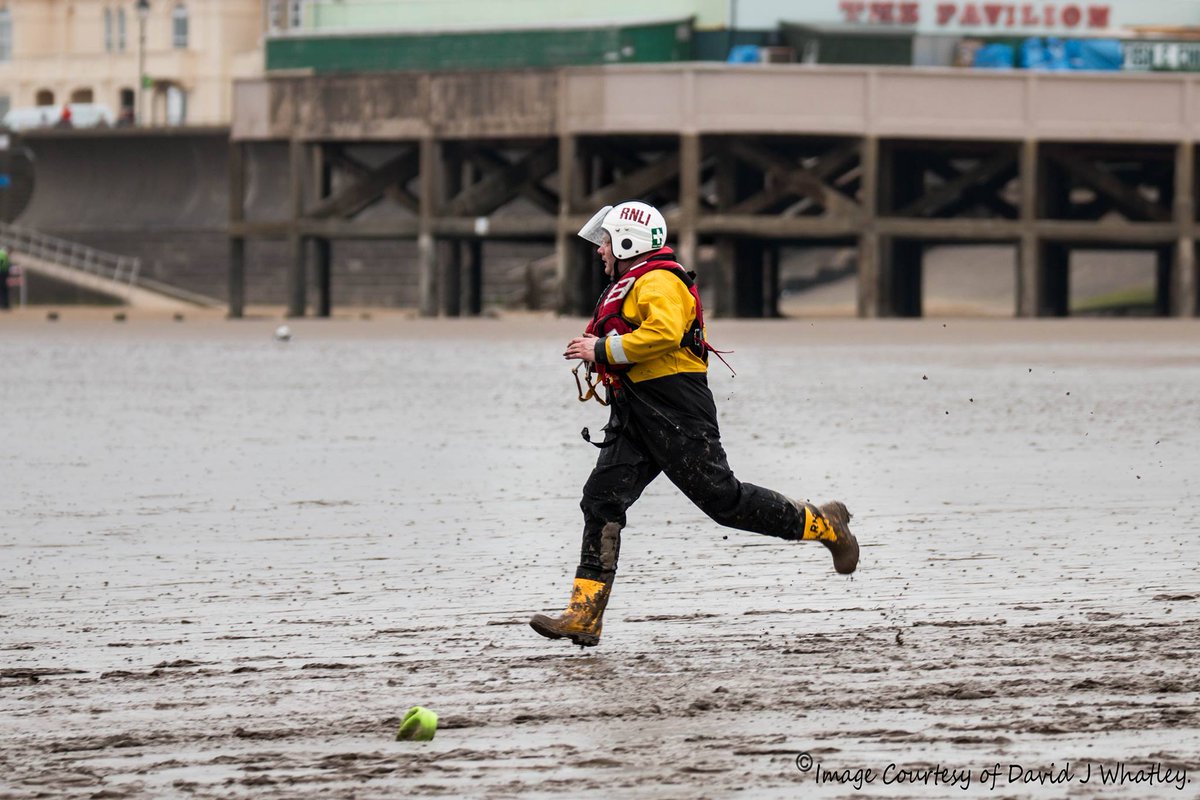 BurnhamRNLI's tweet photo. thank you to @iamdj79 for photos of his visit today #RNLI #Training #Bendy #Softrak #BogMats #ClearSignals #PPE https://t.co/GTJeNJPxmj