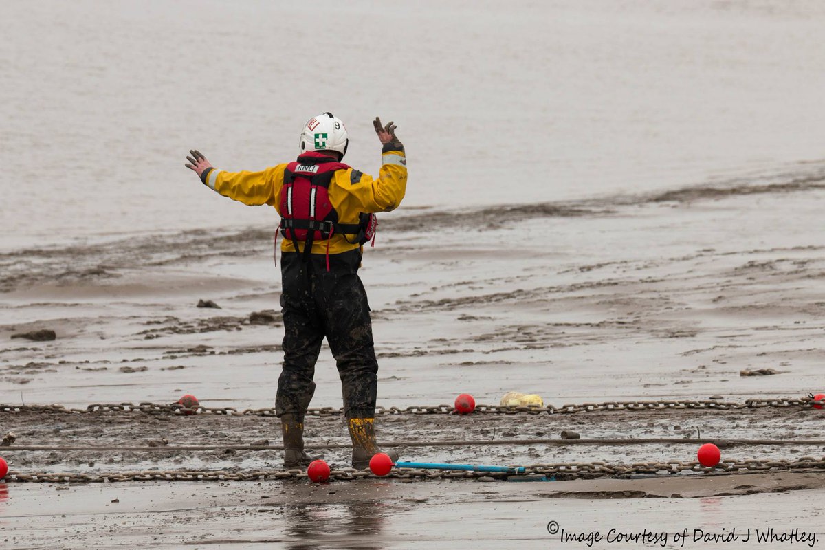 BurnhamRNLI's tweet photo. thank you to @iamdj79 for photos of his visit today #RNLI #Training #Bendy #Softrak #BogMats #ClearSignals #PPE https://t.co/GTJeNJPxmj