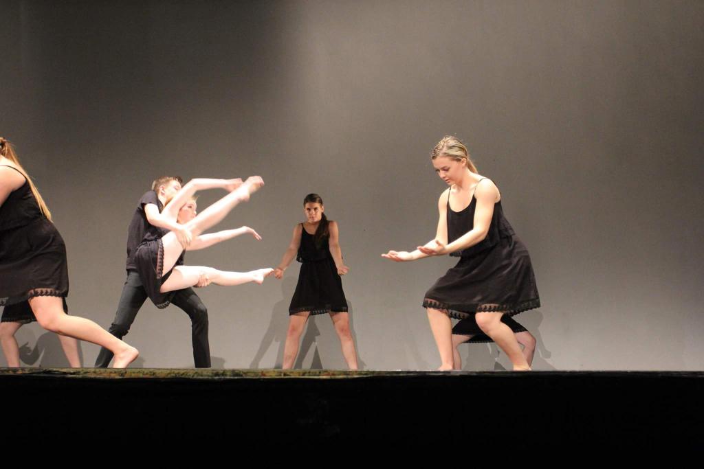 When yur best friend ruins your picture <a href="/niamh_taylor/">niamh</a>