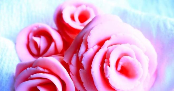 Rose en pâte à sucre ou pâte d'amande (sans matériel) goo.gl/Ld53ju