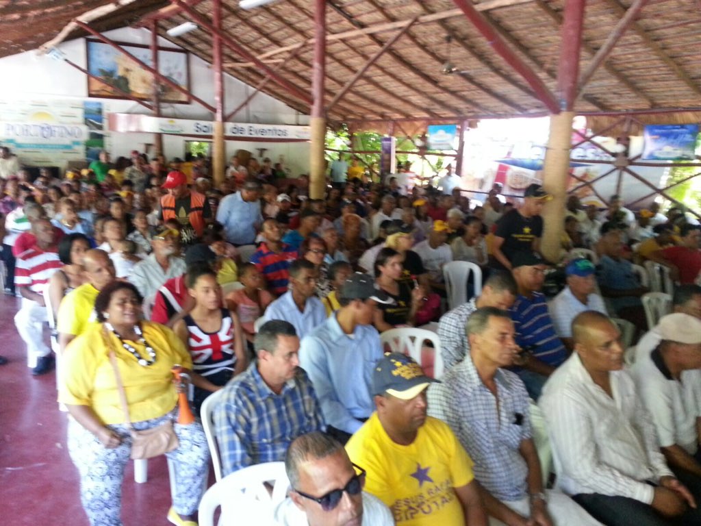 RosariocarolB's tweet photo. @DaniloMedina PRESIDENTE @jrafaelcabrera DIPUTADO porque PRIMERO LA GENTE @PresidenciaRD @PLDenlinea @miprd https://t.co/JO6Z1jLjsT