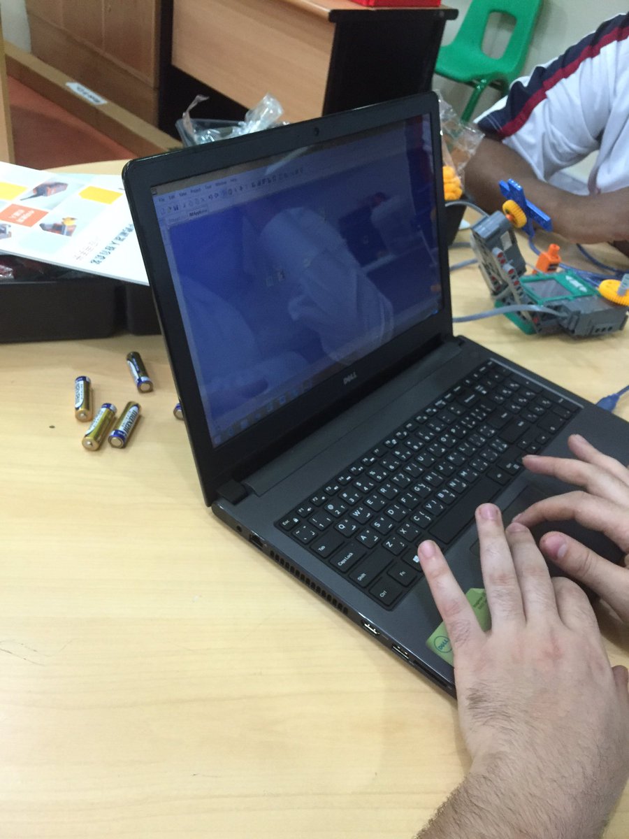 aharban's tweet photo. #روبوت #JoinMax
دورة إعداد مدرب #الروبوت
#مدارس_الأقصى_الأهلية
#جدة
#برمجة https://t.co/50JPntxFjo