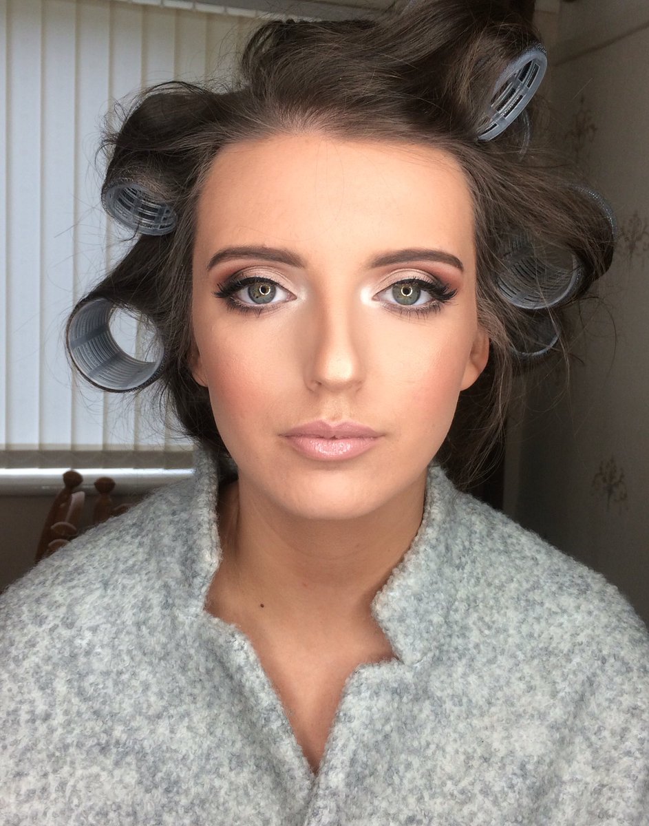 makeupbyaga_'s tweet photo. Yesterday birthday glam for Emily 💄💄💋 https://t.co/ZP35u5XObF