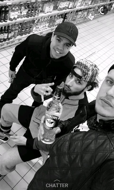 LilMauritius's tweet photo. #MeGava #MomentDelires #RayonTize 😂 https://t.co/ahKWQeX4eJ