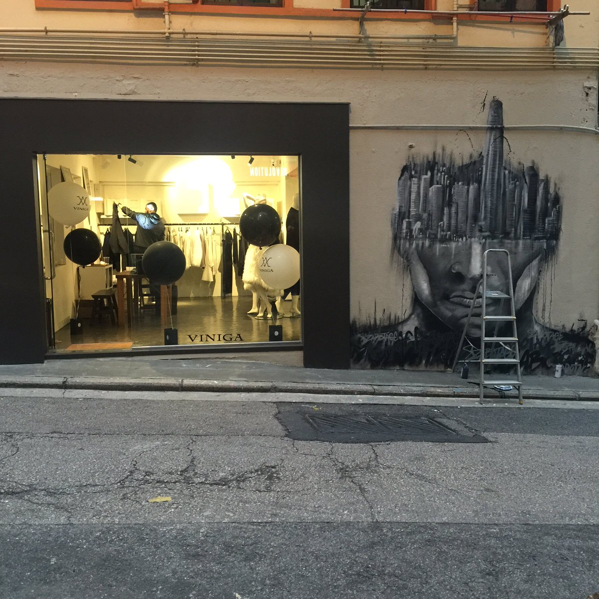 Brigitte_Viniga's tweet photo. Viniga Retail Store Graffiti Wall Street Art https://t.co/4L1LkzOjHE