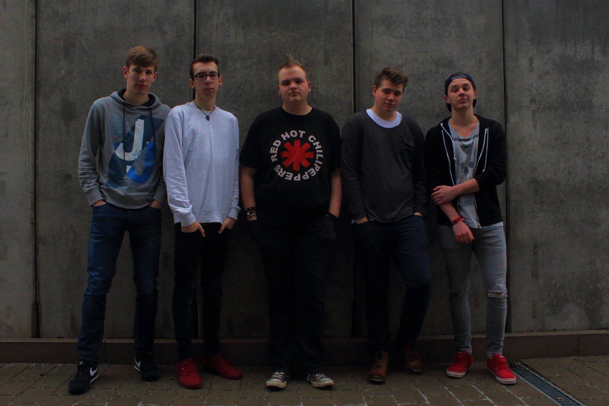 Und die nächste Bandbestätigung fürs WiB 2016:

BATTERY HIGH

aus Hilpoltstein

youtube.com/channel/UCWh21…