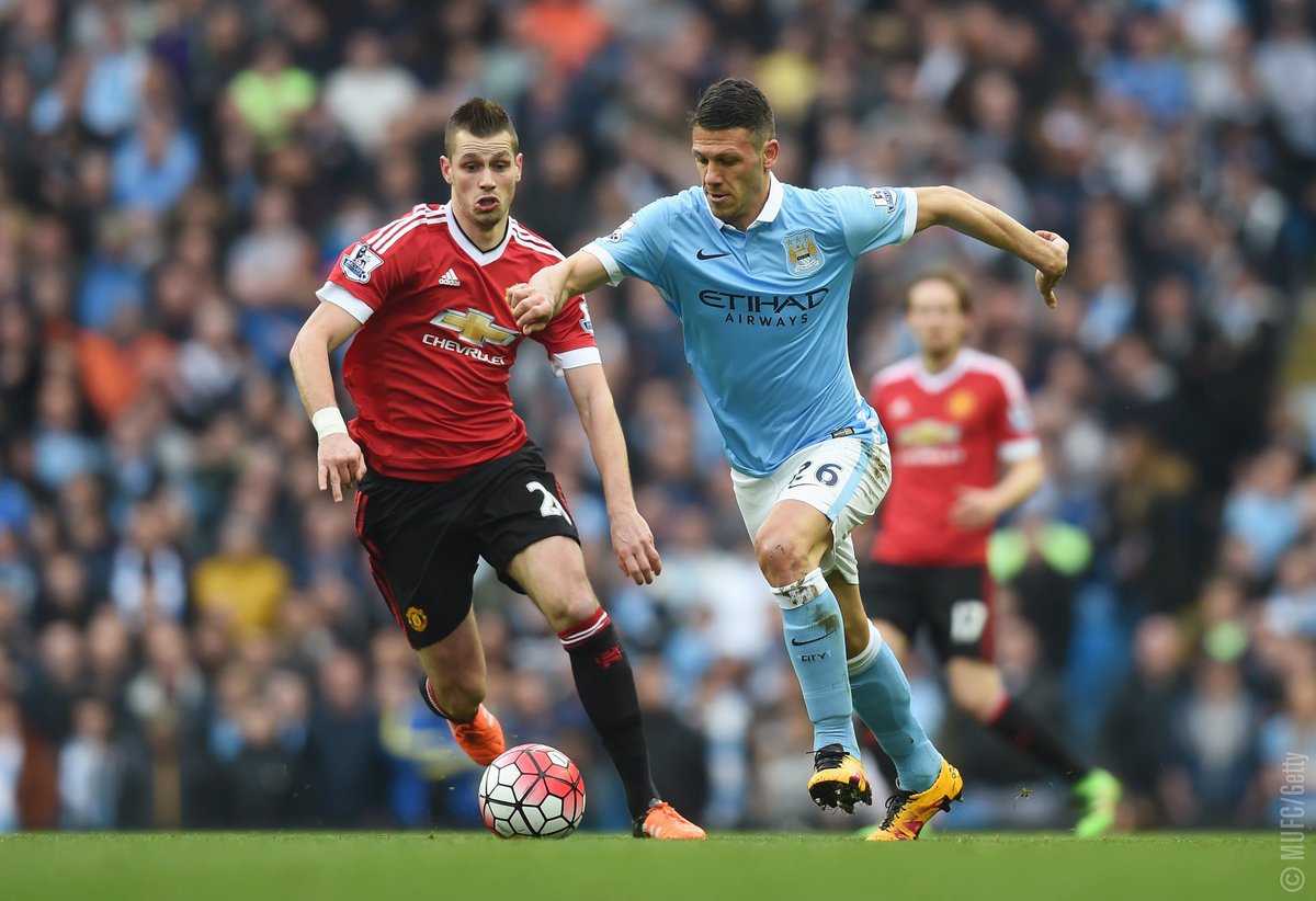 HT: City 0 United 1. So far, so good at the Etihad, where the Reds lead and have been dangerous on the break. #mufc