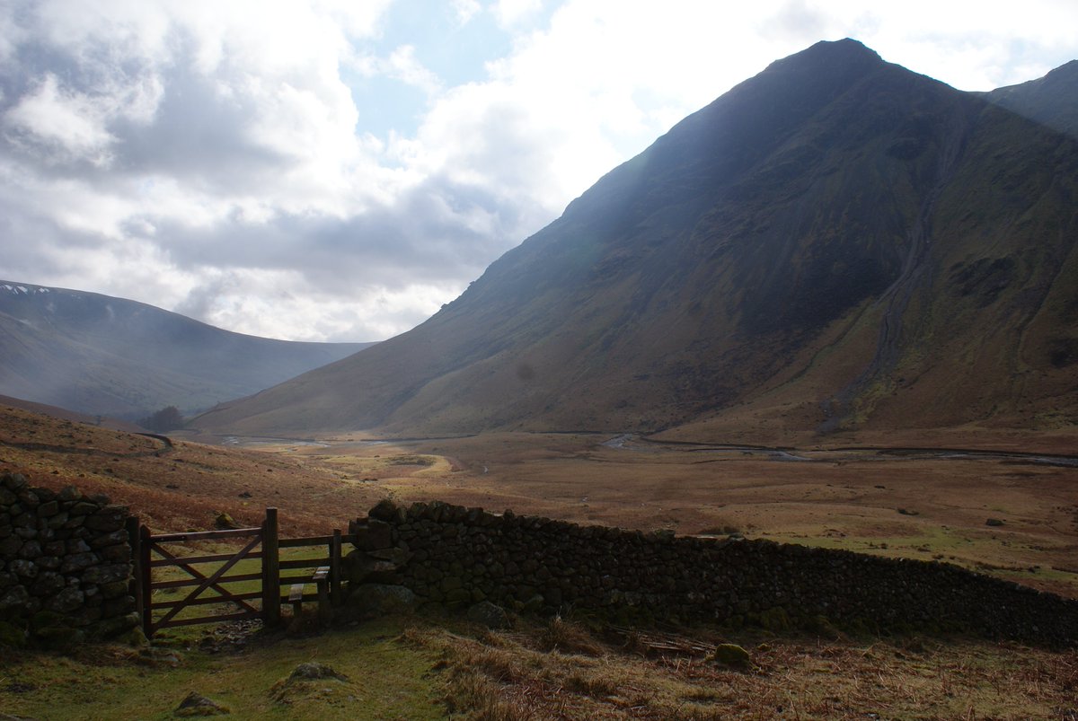 Part of our #FourPasses route, can yew tell us what mountain it is?#NotJustLakes #UKRunChat #Cumbria #LakeDistrict