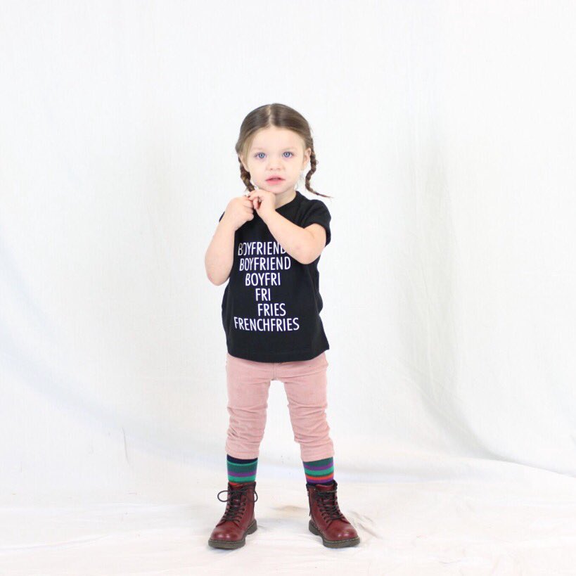 JUMPINGJAAC's tweet photo. 1 of our fav #InstaKidModels Sophia, wearin the popular 'Boyfriend < French Fries' toddler tee 👧🏻 DM us 2 order🍟 🍟🍟🍟 https://t.co/GNWMBB1Njl