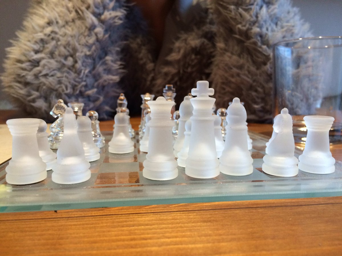 __GRAFA__'s tweet photo. Hey guys try chess it's a great way to lose weight 
#chess #loseweight #fitness#onlysportforme #ittakestwotobehappy https://t.co/kKQKHAKnbr