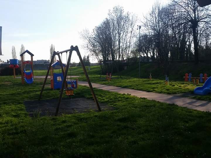 ComuneGorle's tweet photo. Ecco i nuovi giochi che sono stati installati a #Gorle nel parco del Palazzetto del centro sportivo https://t.co/LjIYKhd5it